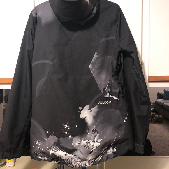 Volcom Ski/Winter Jacket - Picture 2 of 3